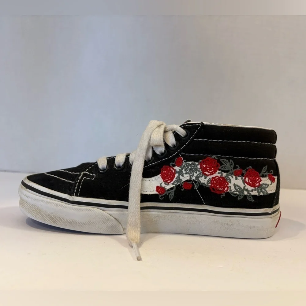 Vans SK-8 mid black sneakers with embroidered roses women’s size 5.5